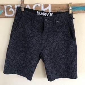Hurley gray and black walking shorts: 4 pockets